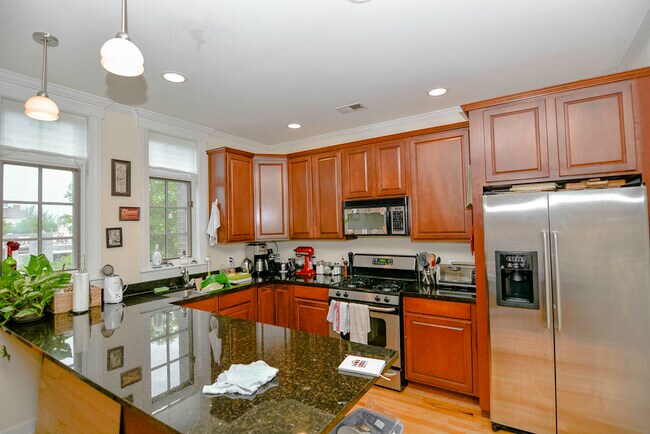 Foto del edificio - 4325 N Ashland Ave
