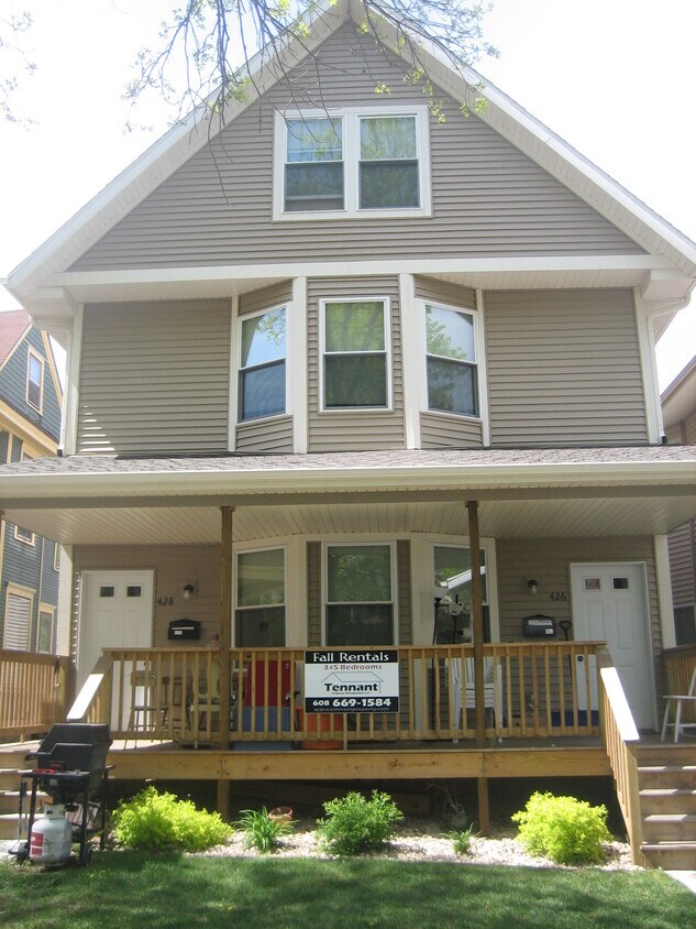 Primary Photo - 424 W Wilson St