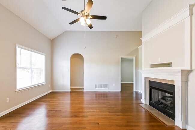 Foto del edificio - 70 Desoto Ave