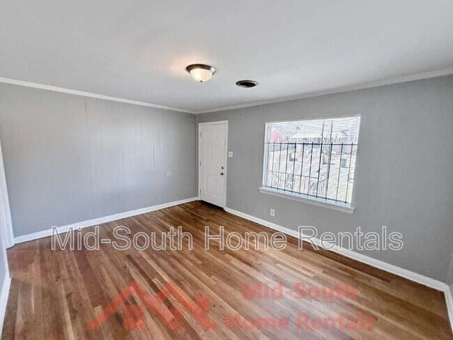 Foto del edificio - 2054 Benford St