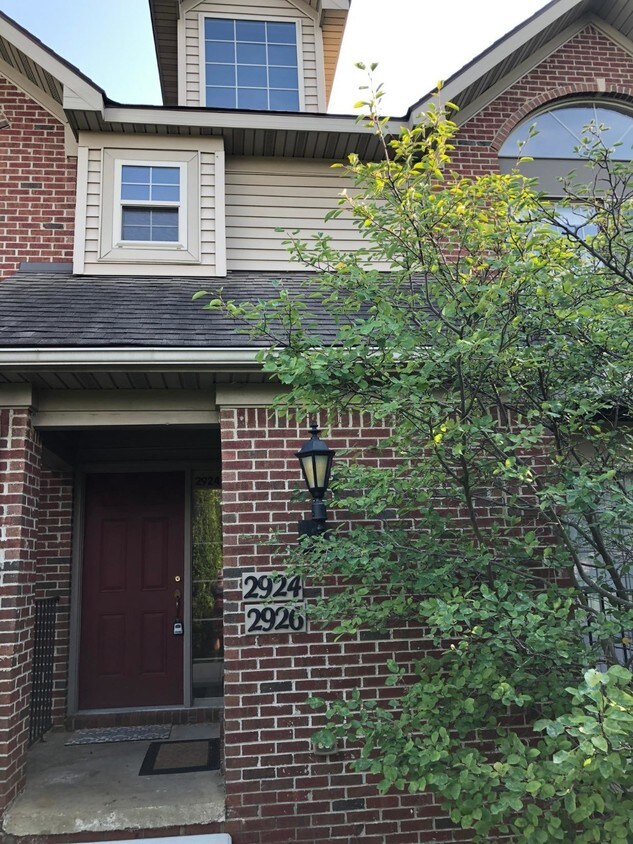 2924 Signature Blvd, Ann Arbor, MI 48103 Condo for Rent in Ann Arbor