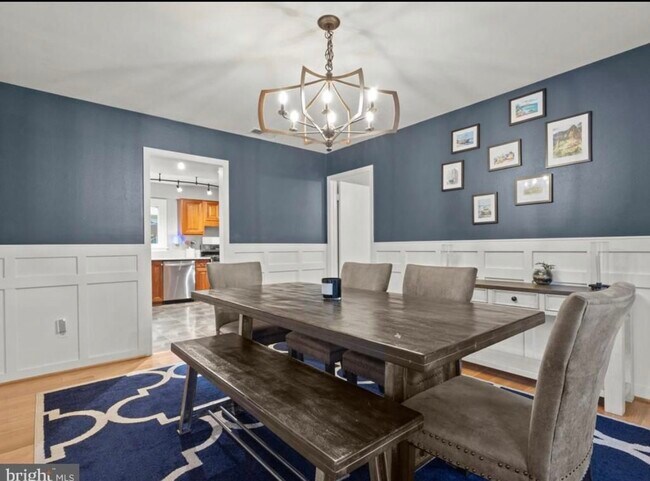 Foto del edificio - 2203 Sherwood Hall Ln