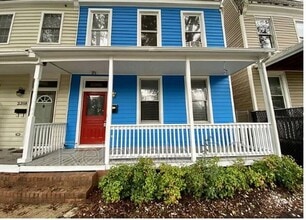 Building Photo - 2206 Parkwood Ave