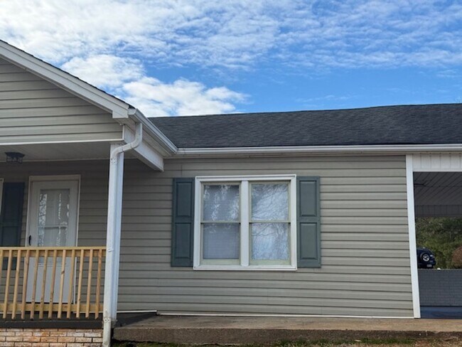 Foto del edificio - WOW! Space and Value — Morganton Rental with Big Basement