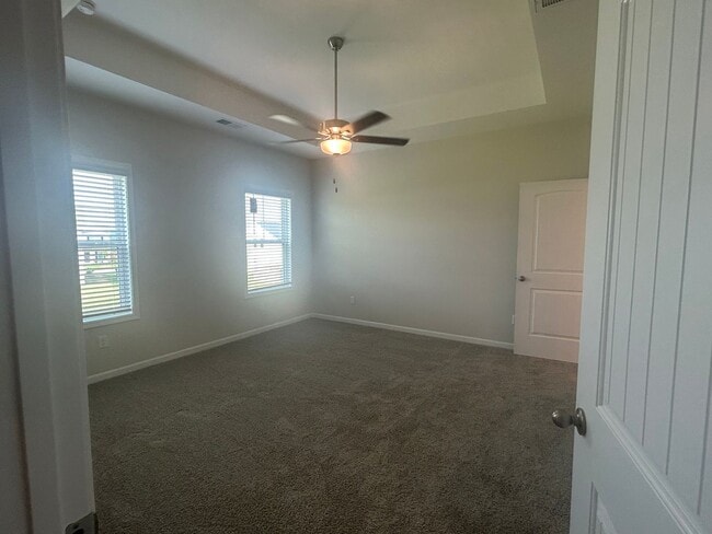 Foto del edificio - Brand New in Trolley Run