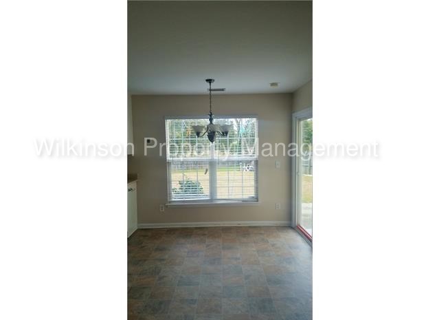 Building Photo - 1008 Meadowbrook Ln SW