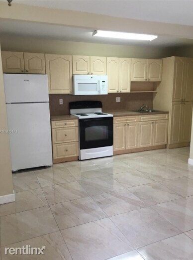 Building Photo - 4440 NW 79th Ave
