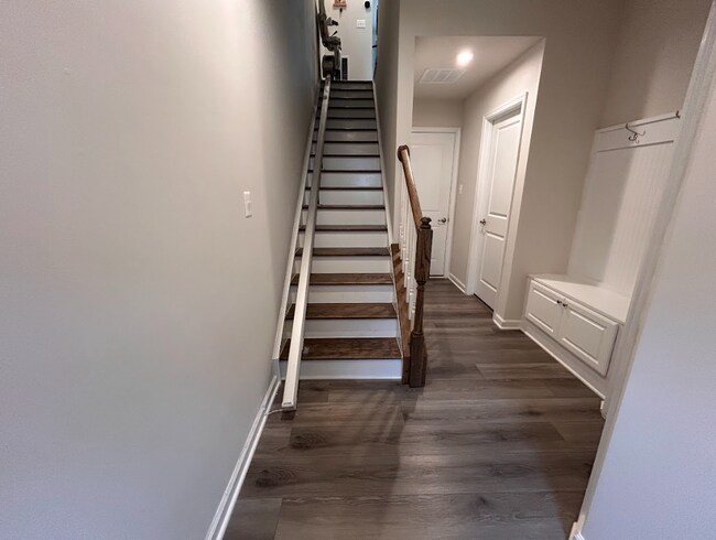 Foto del edificio - 4607 Abbotswell Pl