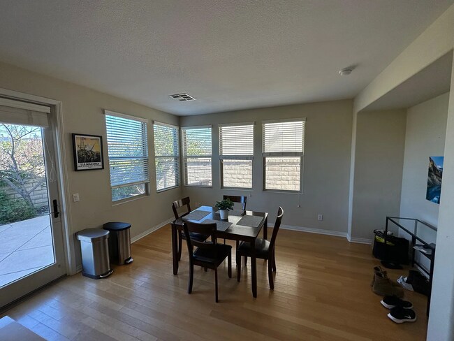 Foto del edificio - 11320 Laurelcrest Dr