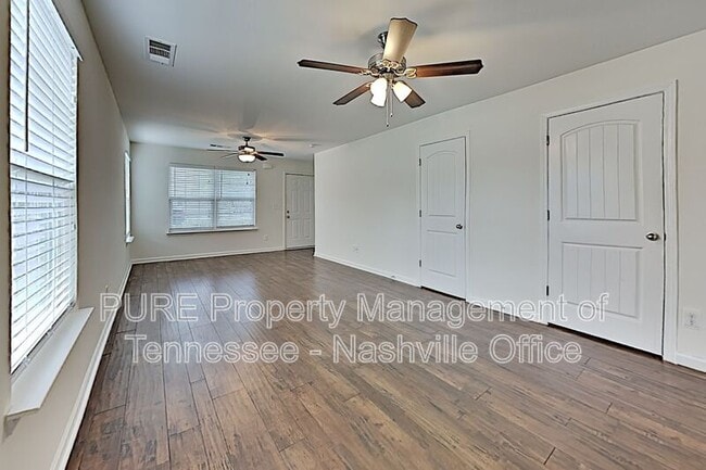 Foto del edificio - 100 Cobblestone Pl Dr