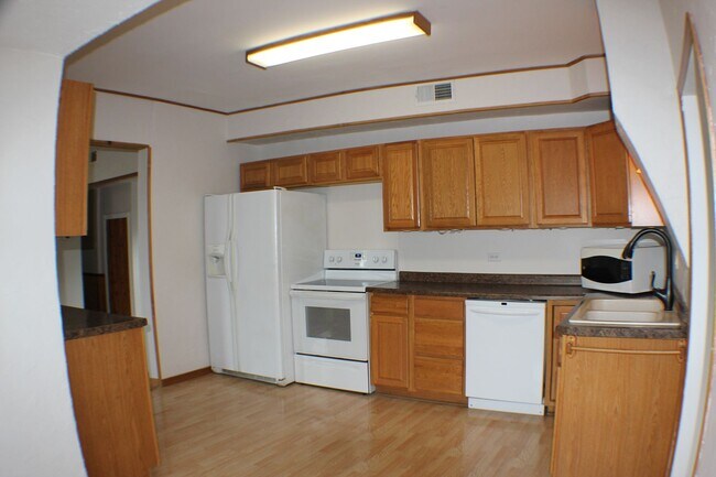 Foto del edificio - 3 Bedroom 2 bath 1 1/2 story home in Alexa...