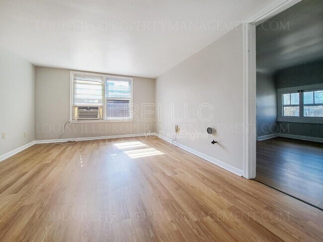 Foto del edificio - 1035 Baxter Ave