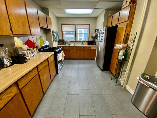 Foto del edificio - SPACIOUS 4BD House near U of M & Dinky Tow...