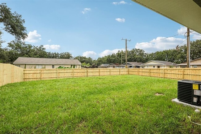 Building Photo - 3831 Valley Tree Dr