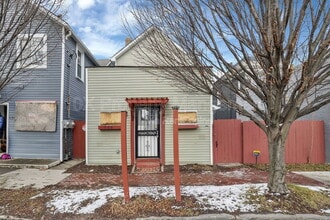 Building Photo - 556 E Whittier St