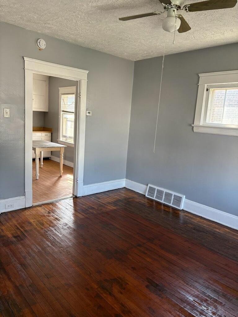 2821 E 122nd St Cleveland, OH 44120 – photo 3