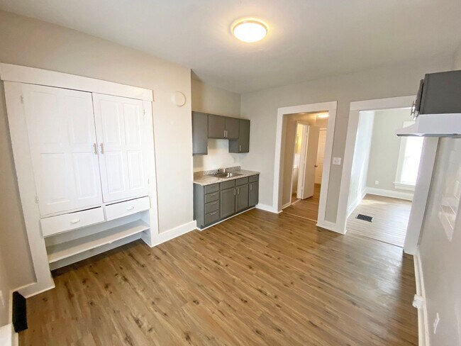 Foto del edificio - Burkhardt Home : **MOVE-IN SPECIAL: 100% O...