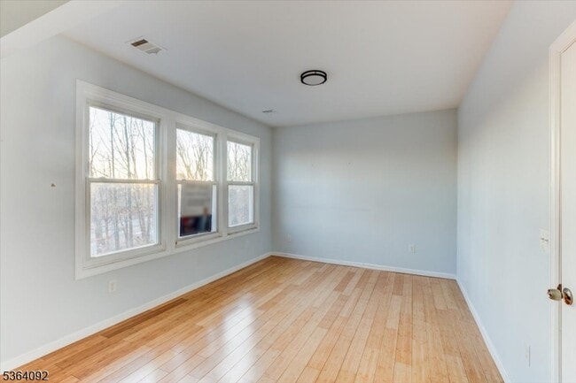 Building Photo - 15 Fessenden Pl