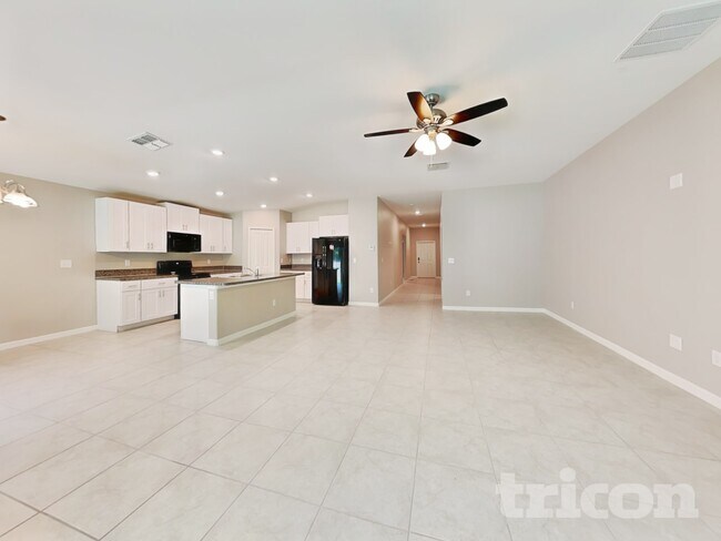 Foto del edificio - 4128 Salt Springs Ln