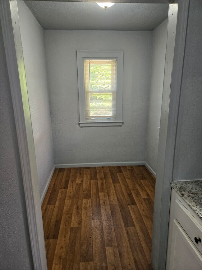 Foto del edificio - 15909 Woodingham Dr