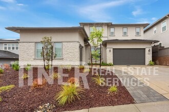 Building Photo - 4944 Covered Wagon Cir