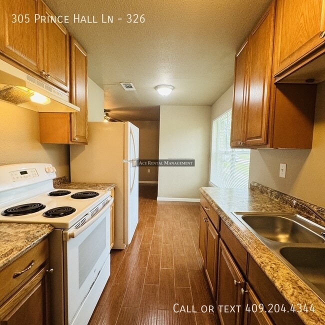 Foto del edificio - 305 Prince Hall Ln
