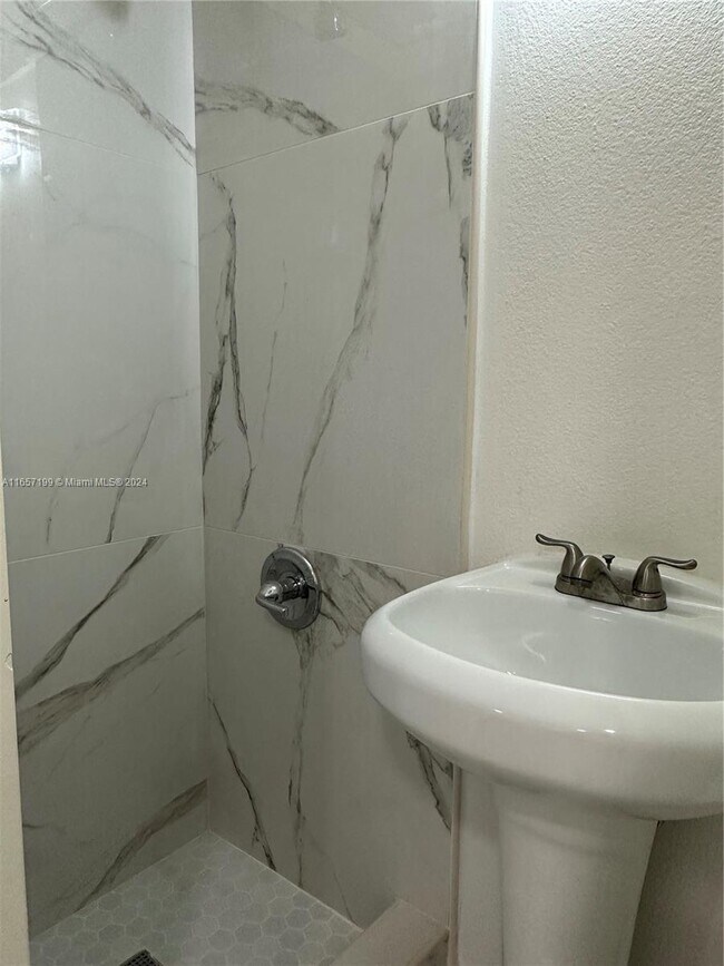 Foto del edificio - 8480 NW 14th St