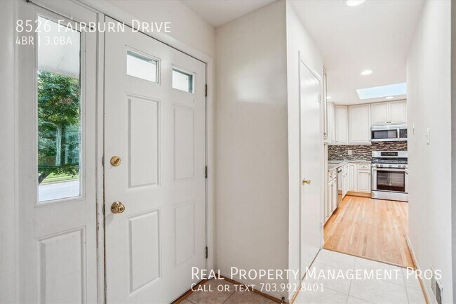 Building Photo - 8526 Fairburn Dr