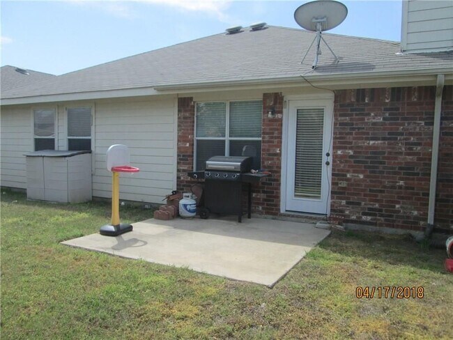 Foto del edificio - 5401 Chinkapin ln