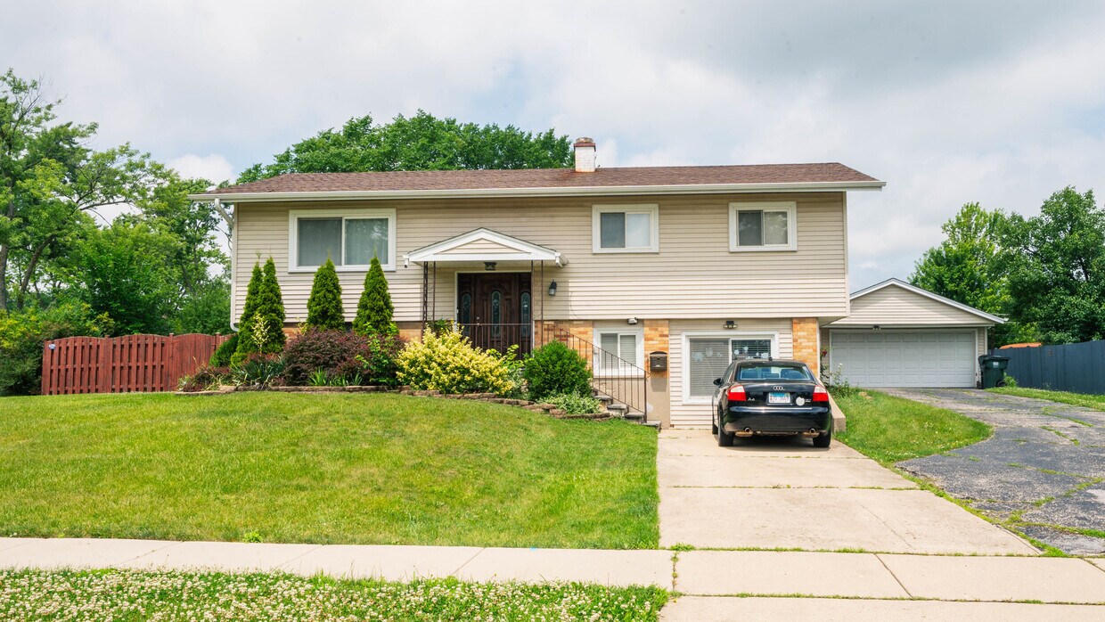 Foto principal - 490 Amherst Ln