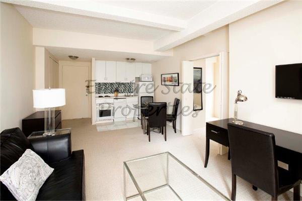 Building Photo - 150 W 51st St
