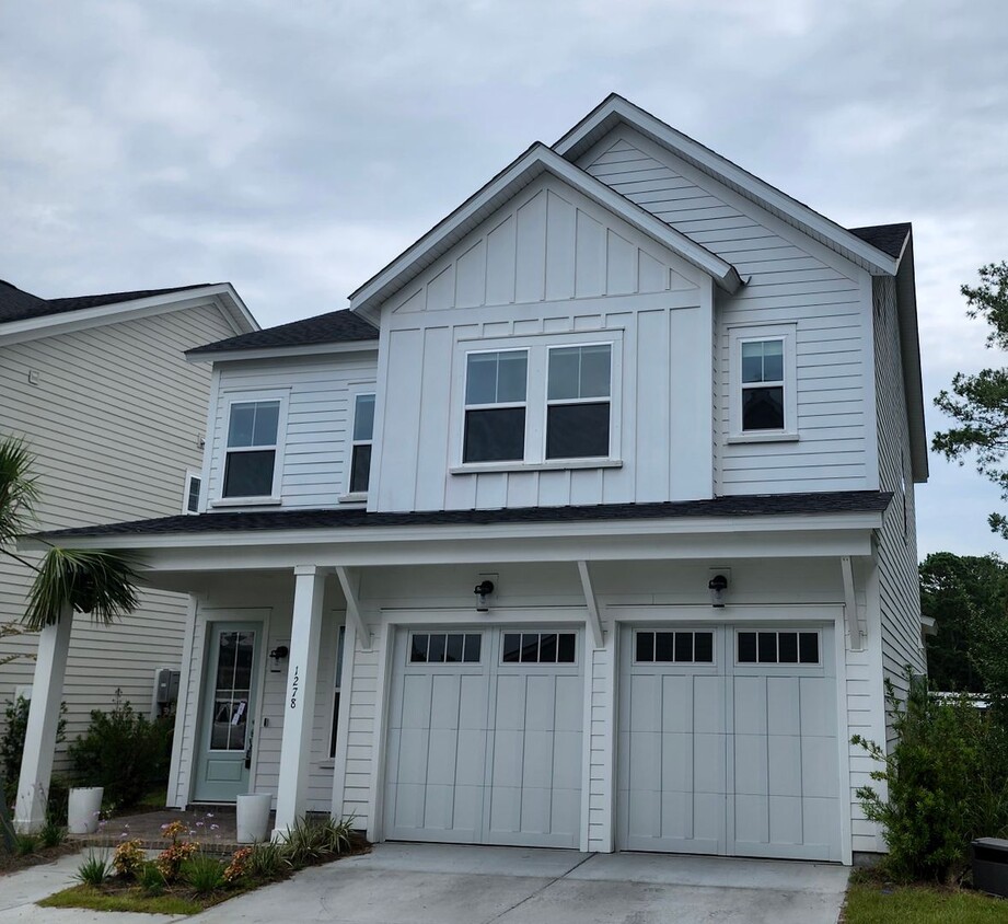 Foto principal - Like new home in Fulton Park - Mt. Pleasant