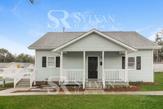 Building Photo - 104 Madora St