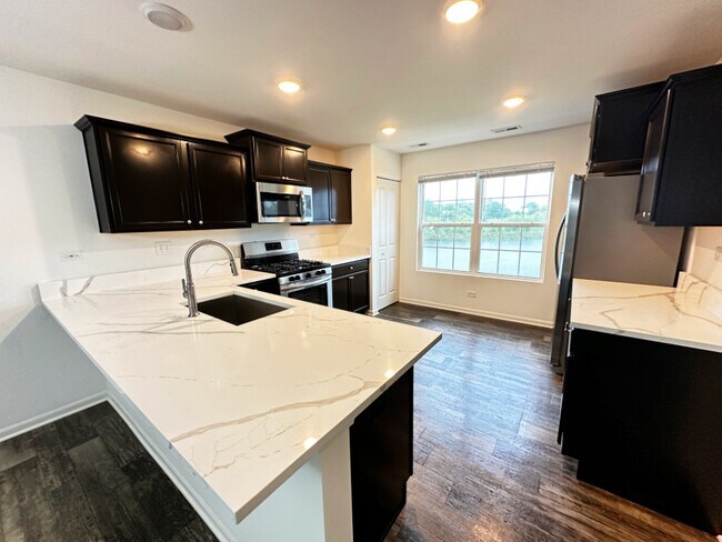 Foto del edificio - 2329 Upland Rd