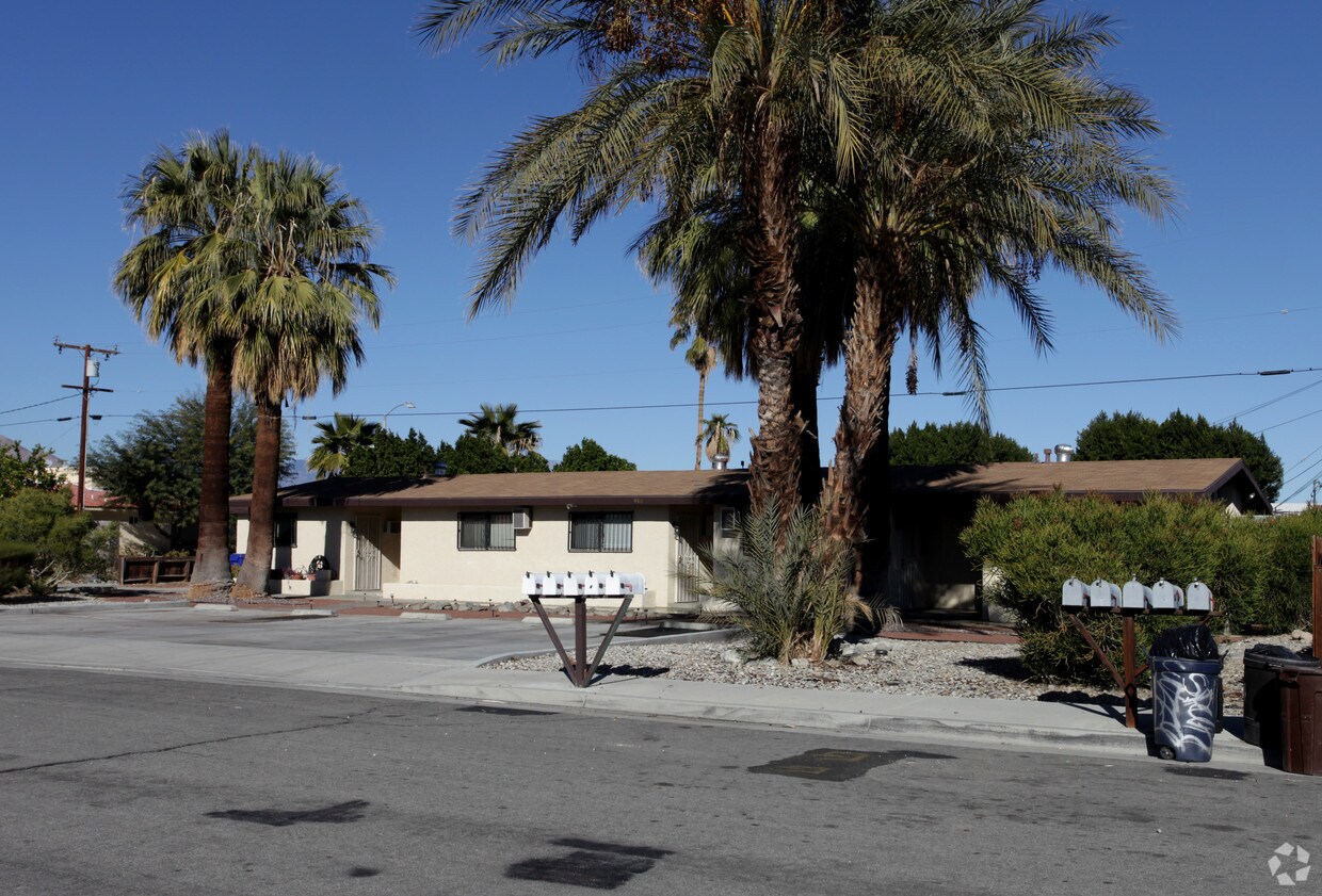 Primary Photo - 3910 E Calle de Carlos