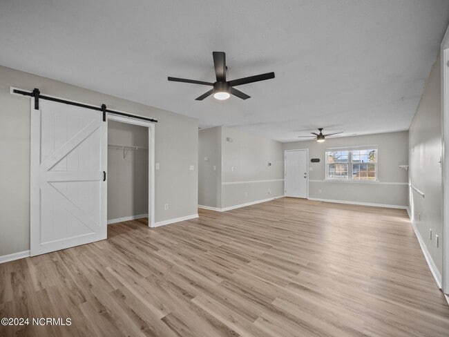 Foto del edificio - 436 Wolf Run Ln