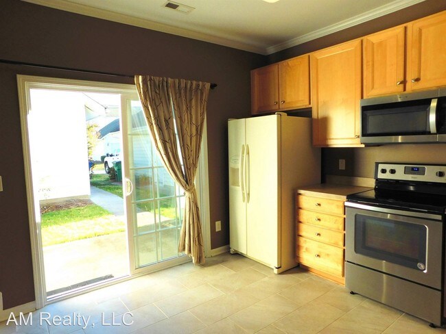 Building Photo - 2 br, 2.5 bath House - 1065 Woodglen Ln