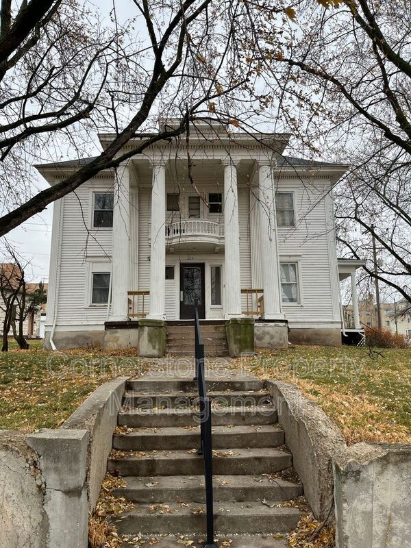 Primary Photo - 225 S 7th St