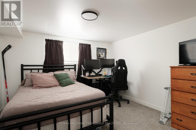 Photo du bâtiment - 1443 Westbrook Dr