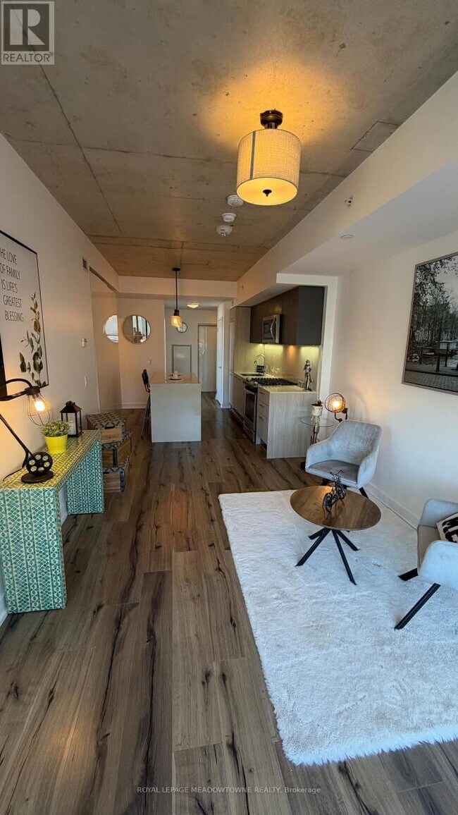 Building Photo - 665 Kingston Rd