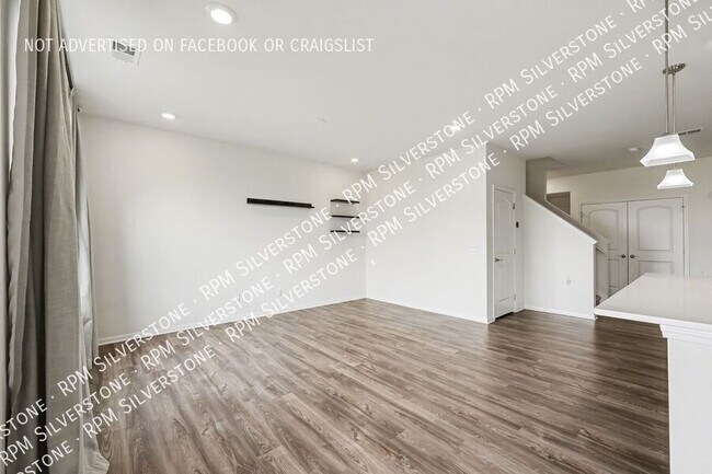 Foto del edificio - 8727 Pioneer St