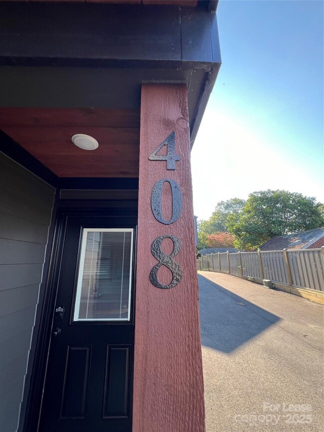 Building Photo - 408 N 4th St