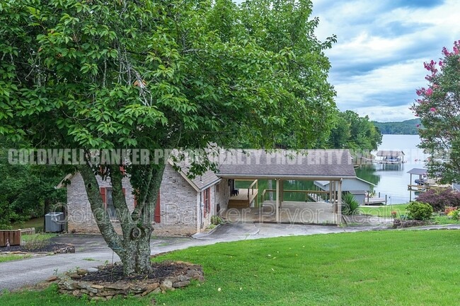 Building Photo - 165 Lakeshore Ct