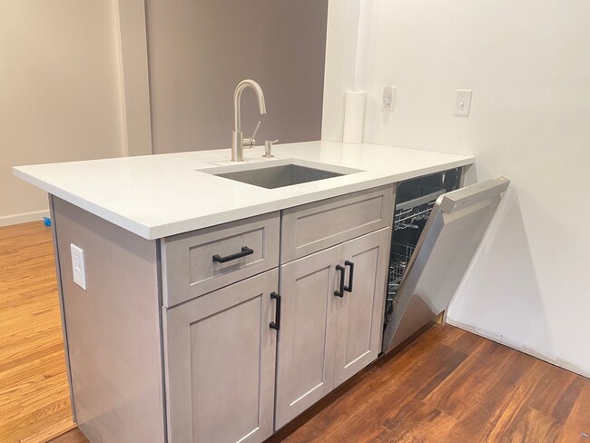 Kitchen 3 - 2011 Westfield Ter