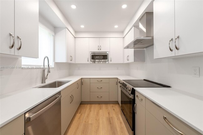 Foto del edificio - 3160 S Le Jeune Rd