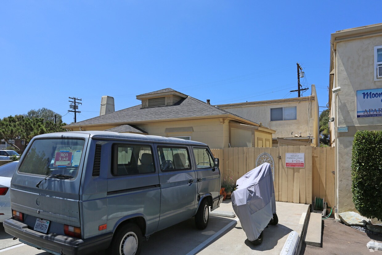 Building Photo - 442 2nd St