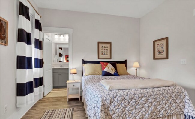 Foto del edificio - Spacious Summerwalk Townhome