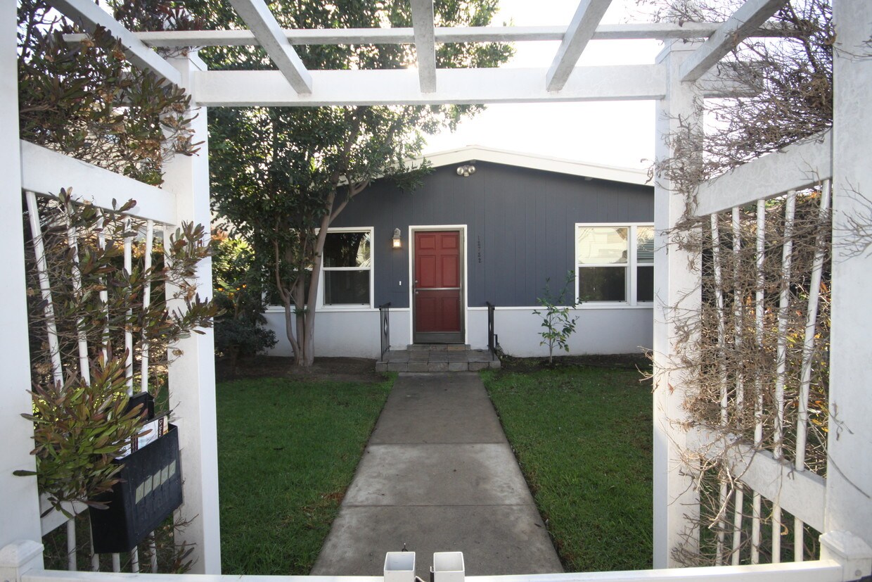 Primary Photo - 12752 Pacific Ave
