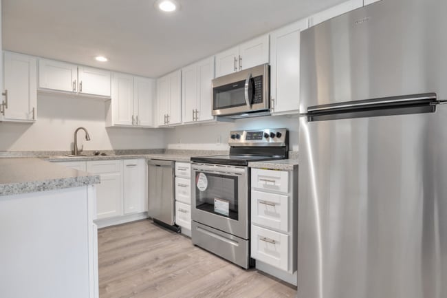 Photo - 1815 W Tuckey Ln Apartment