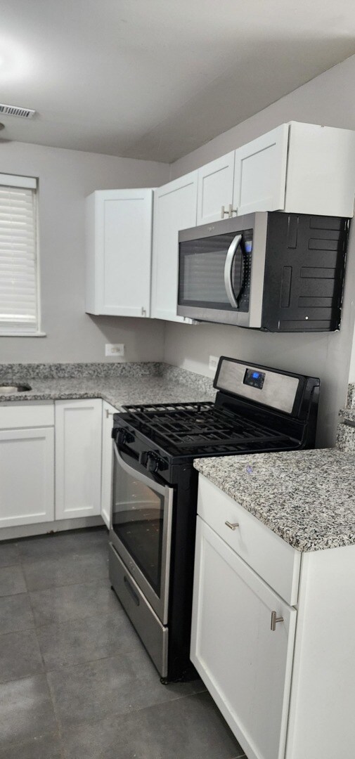 Foto del edificio - 642 W 123rd St